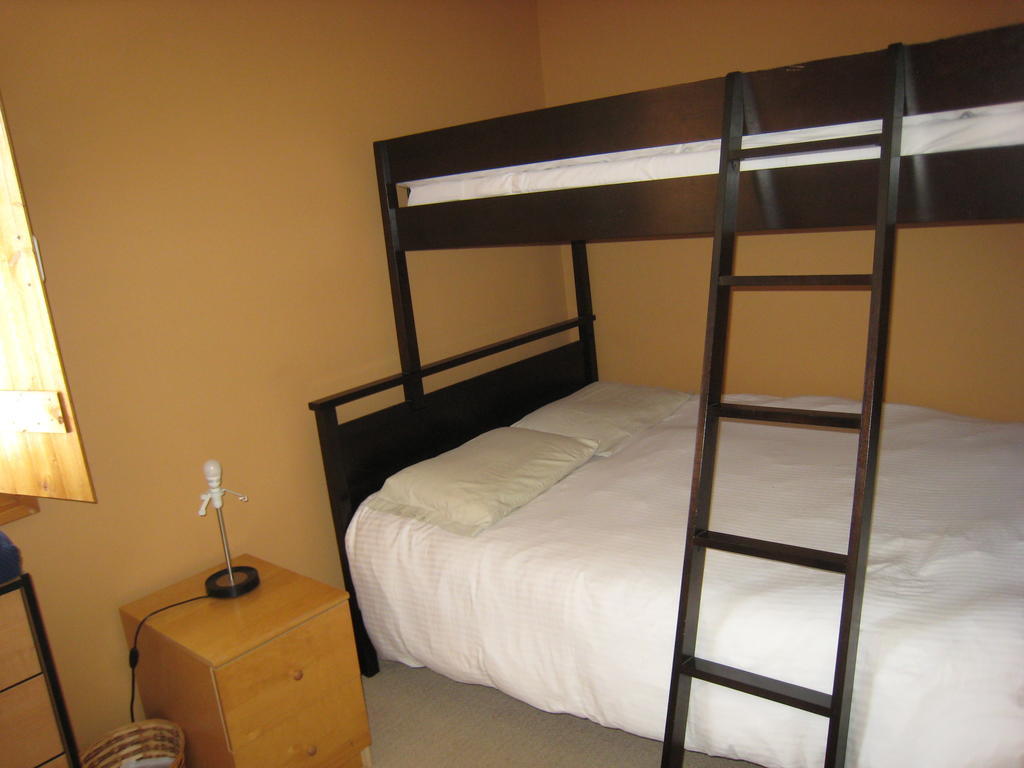 Poppi'S Guesthouse Revelstoke Pokój zdjęcie