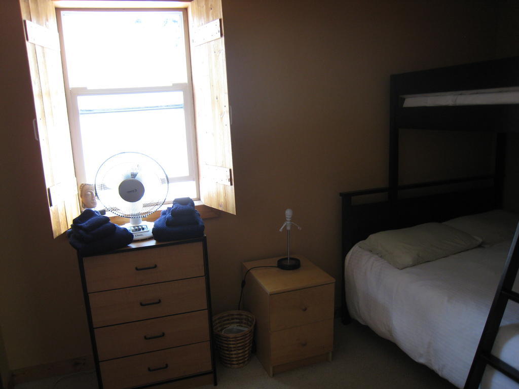 Poppi'S Guesthouse Revelstoke Pokój zdjęcie